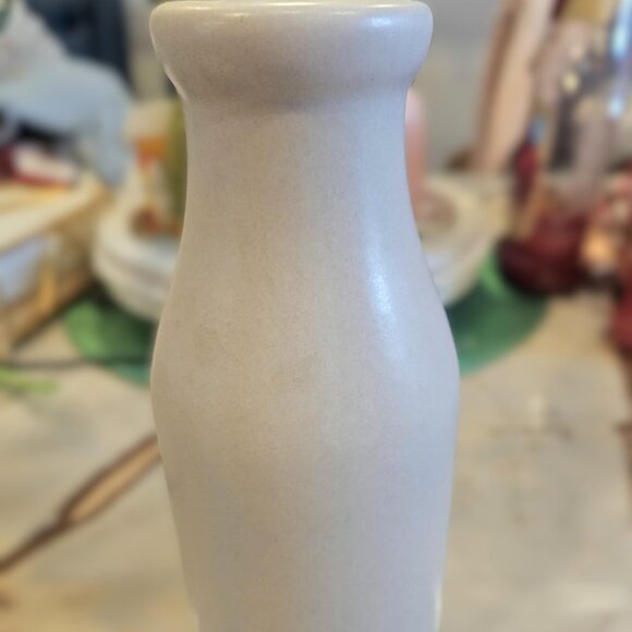 Pfaltzgraff Yorktowne Chicken Stoneware Milk Jug - Picture 6 of 8